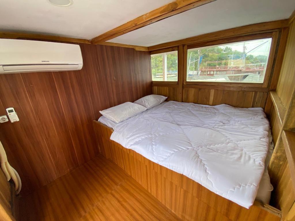 לבואן באג'ו Komodoku One Love Homestay And Tour מראה חיצוני תמונה