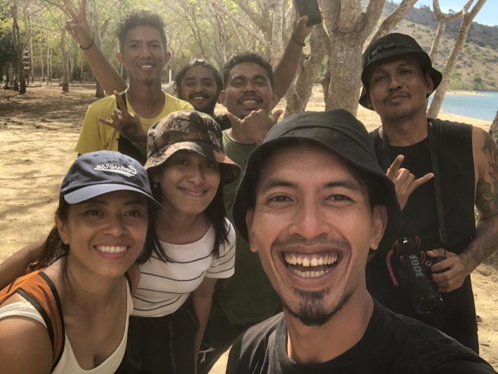 לבואן באג'ו Komodoku One Love Homestay And Tour מראה חיצוני תמונה