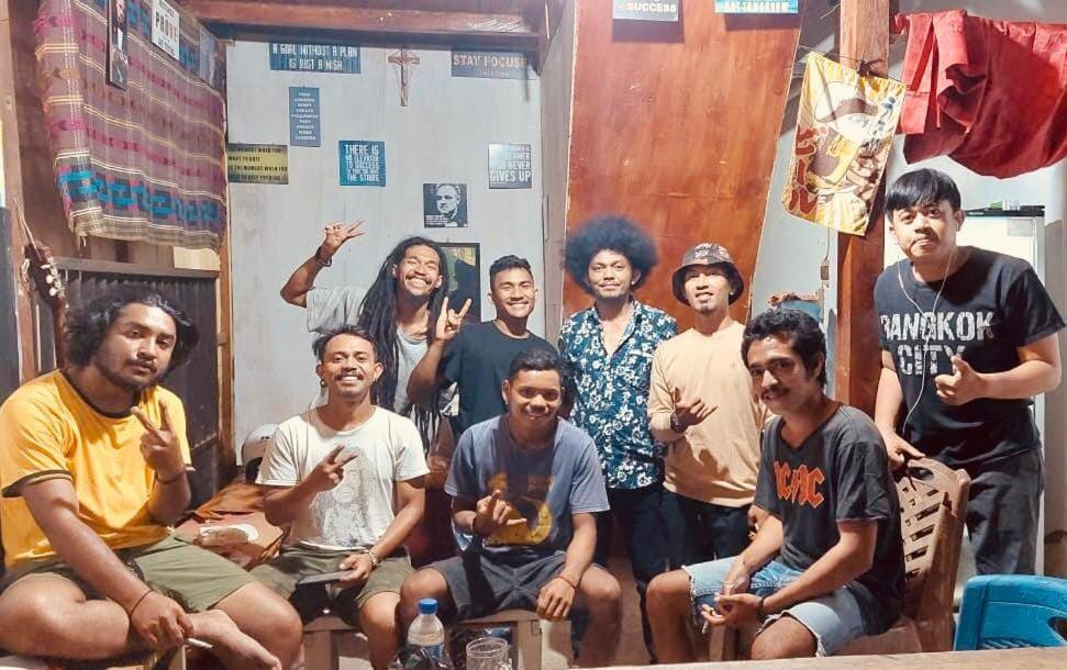 לבואן באג'ו Komodoku One Love Homestay And Tour מראה חיצוני תמונה