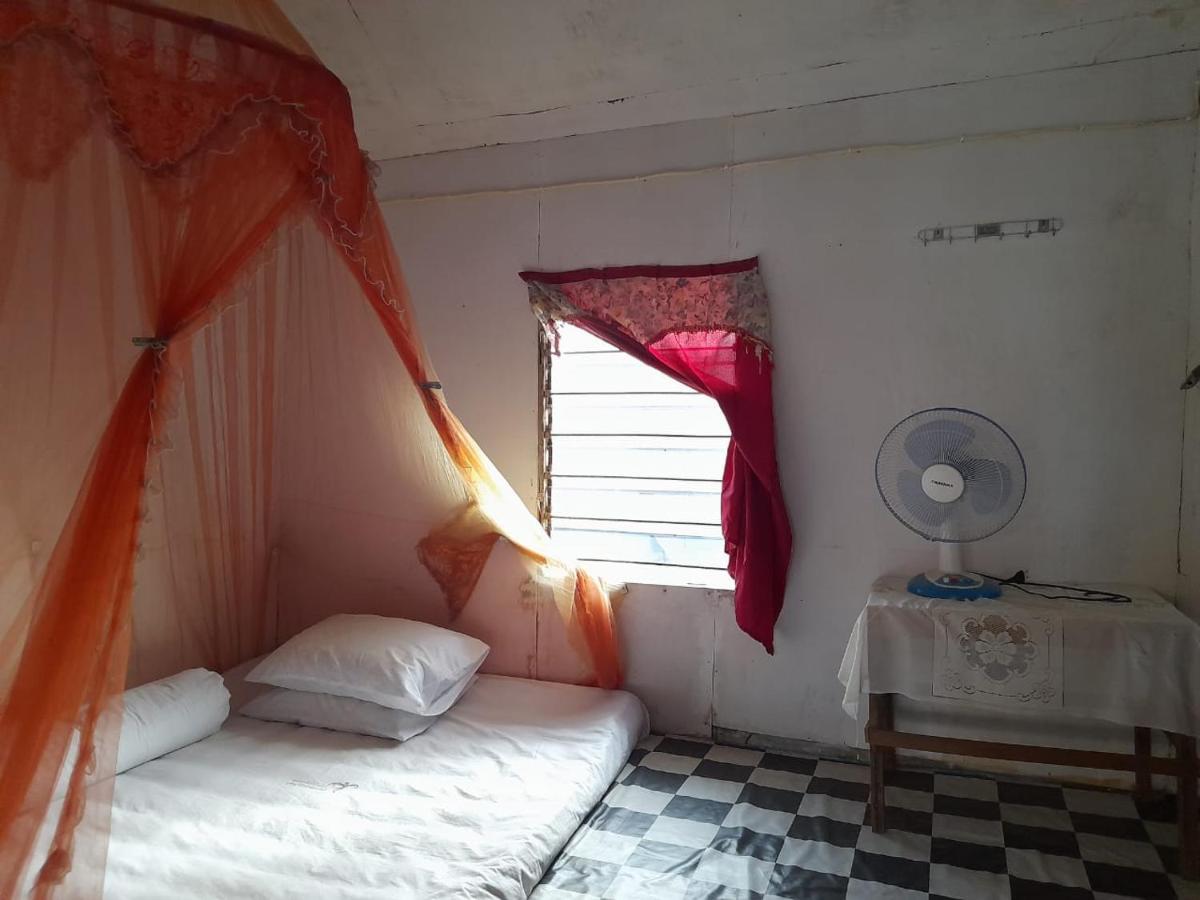 לבואן באג'ו Komodoku One Love Homestay And Tour מראה חיצוני תמונה